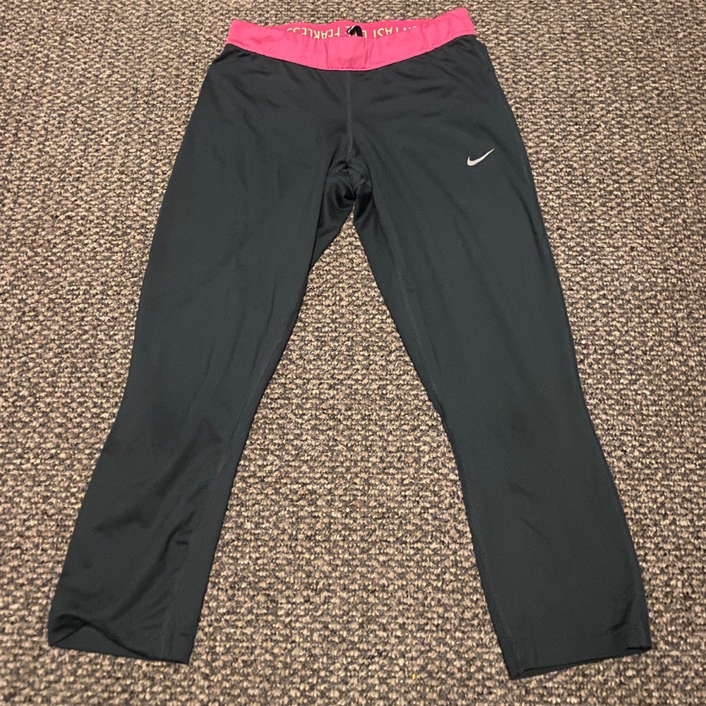Nike Grey Capri-Leggings